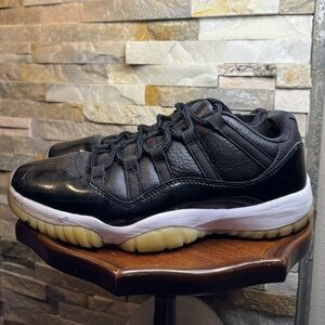 Mens Sz 10.5 Nike Air Jordan 11 Retro Low Black White Basketball Shoe 528896-001